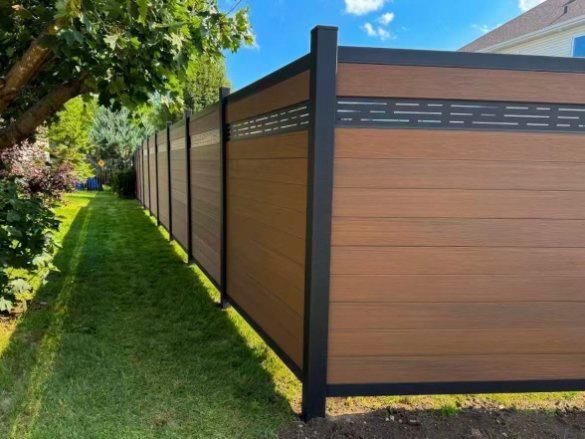 Wood-grain composite fence with aluminum posts